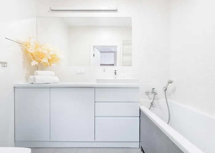 Sunlit Wola Business Center Apartament Warszawa