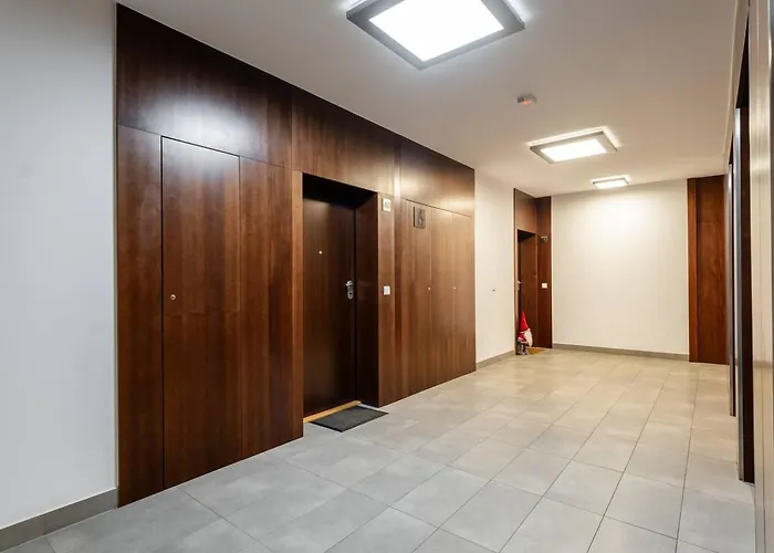 Sunlit Wola Business Center Apartament