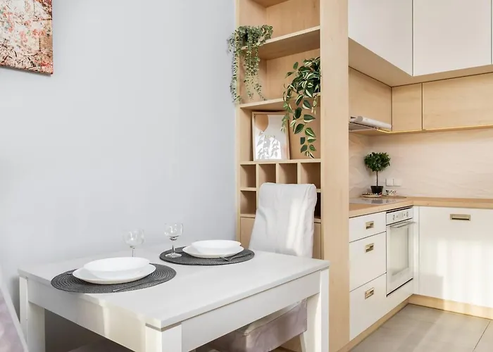 Sunlit Wola Business Center Apartament